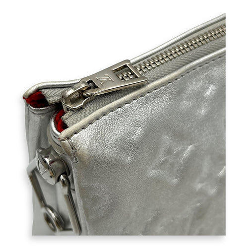 Louis Vuitton Coussin PM Silver Shoulder Bag in Lambskin, Silver hardware_8
