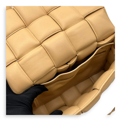 Bottega Veneta Cassette Shoulder Bag Beige in Lambskin, Gold hardware_11