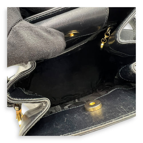 Salvatore Ferragamo Gancini Shoulder Bag Black in Calfskin, Gold hardware_6