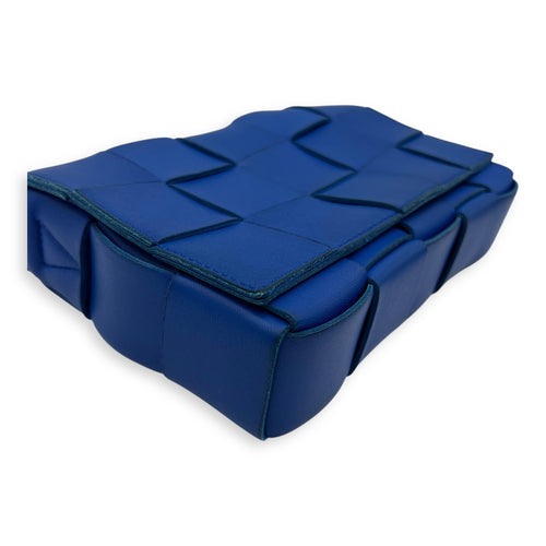 Bottega Veneta Cassette Shoulder Bag Blue in Lambskin_9