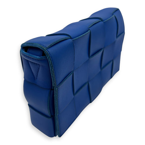 Bottega Veneta Cassette Shoulder Bag Blue in Lambskin_7