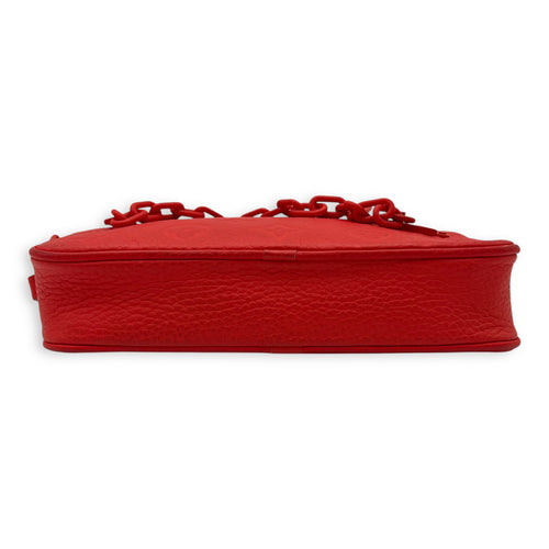 Louis Vuitton Pochette Volga Red Crossbody Bag in Taurillon Leather, Silver hardware_5