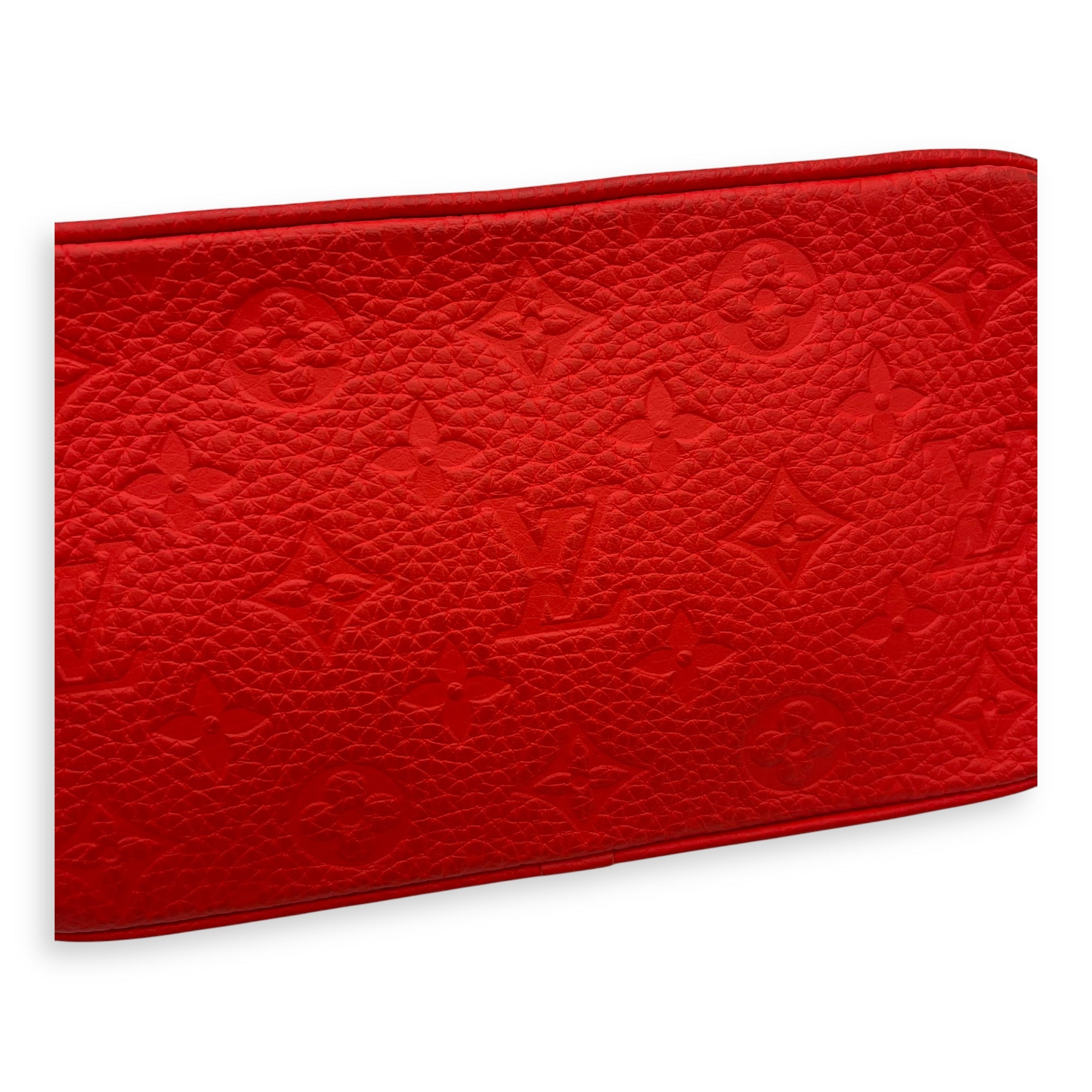 Louis Vuitton Pochette Volga Red Crossbody Bag in Taurillon Leather, Silver hardware_8