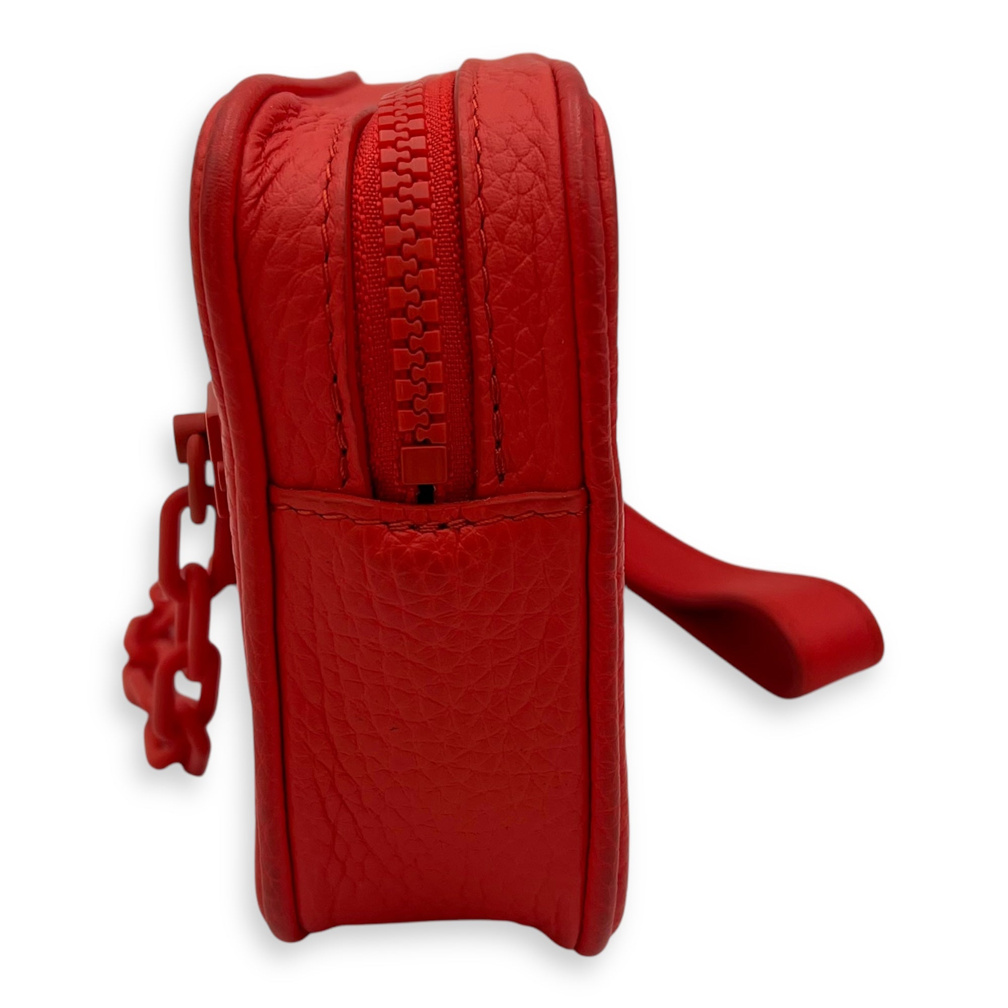 Louis Vuitton Pochette Volga Red Crossbody Bag in Taurillon Leather, Silver hardware_4