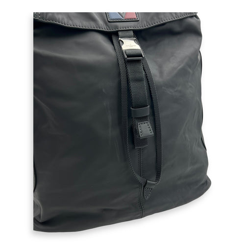 Louis Vuitton V-Line Pulse Grey Backpack in Calfskin, Silver hardware_8