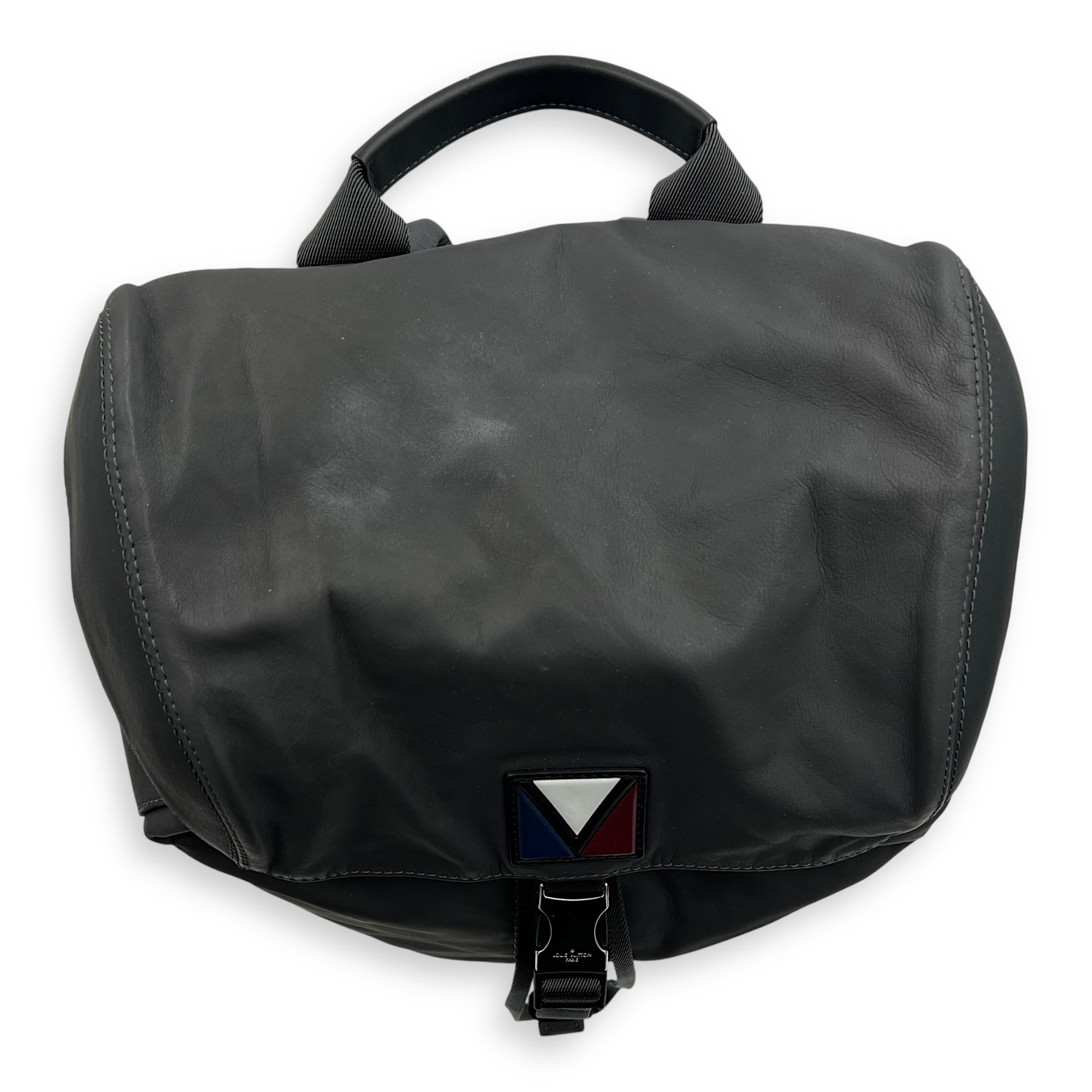 Louis Vuitton V-Line Pulse Grey Backpack in Calfskin, Silver hardware_7