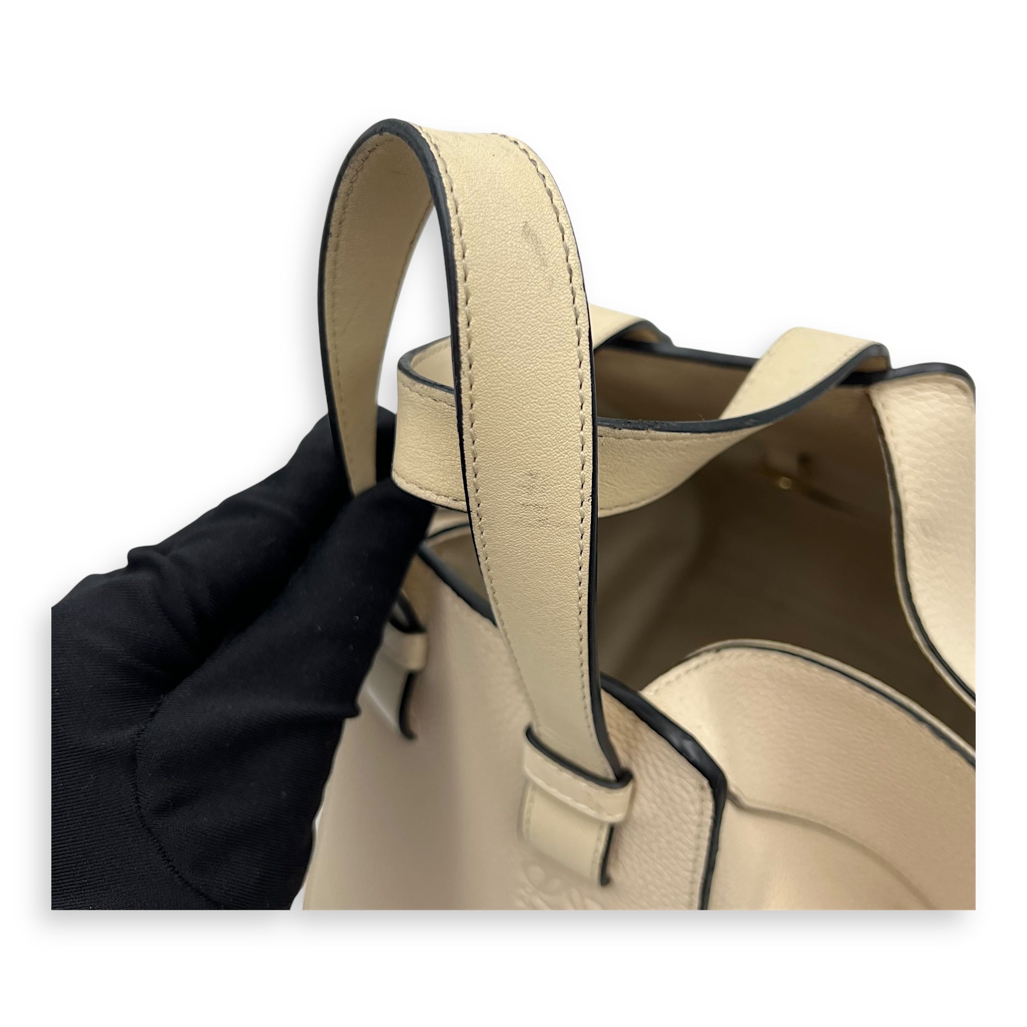 Loewe Hammock Small Beige Shoulder Bag in Calfskin, Gold hardware_12