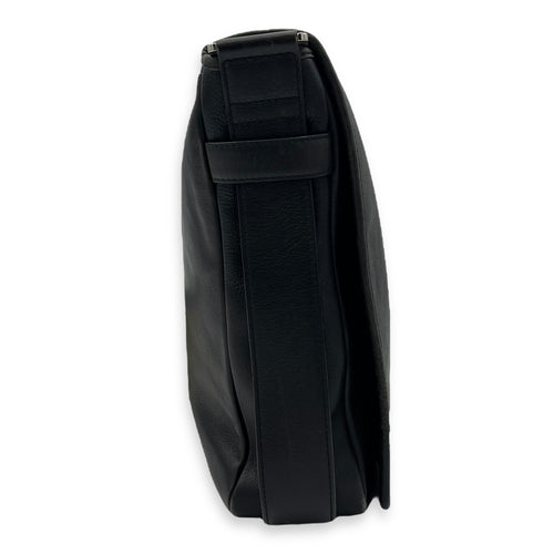 Loewe Vintage Crossbody Bag Black in Calfskin, Silver hardware_3