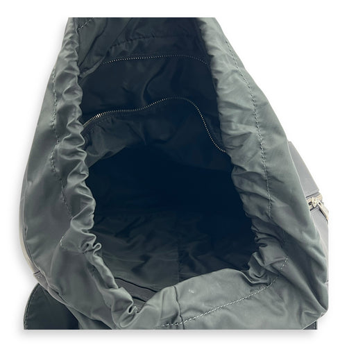 Louis Vuitton V-Line Pulse Grey Backpack in Calfskin, Silver hardware_6