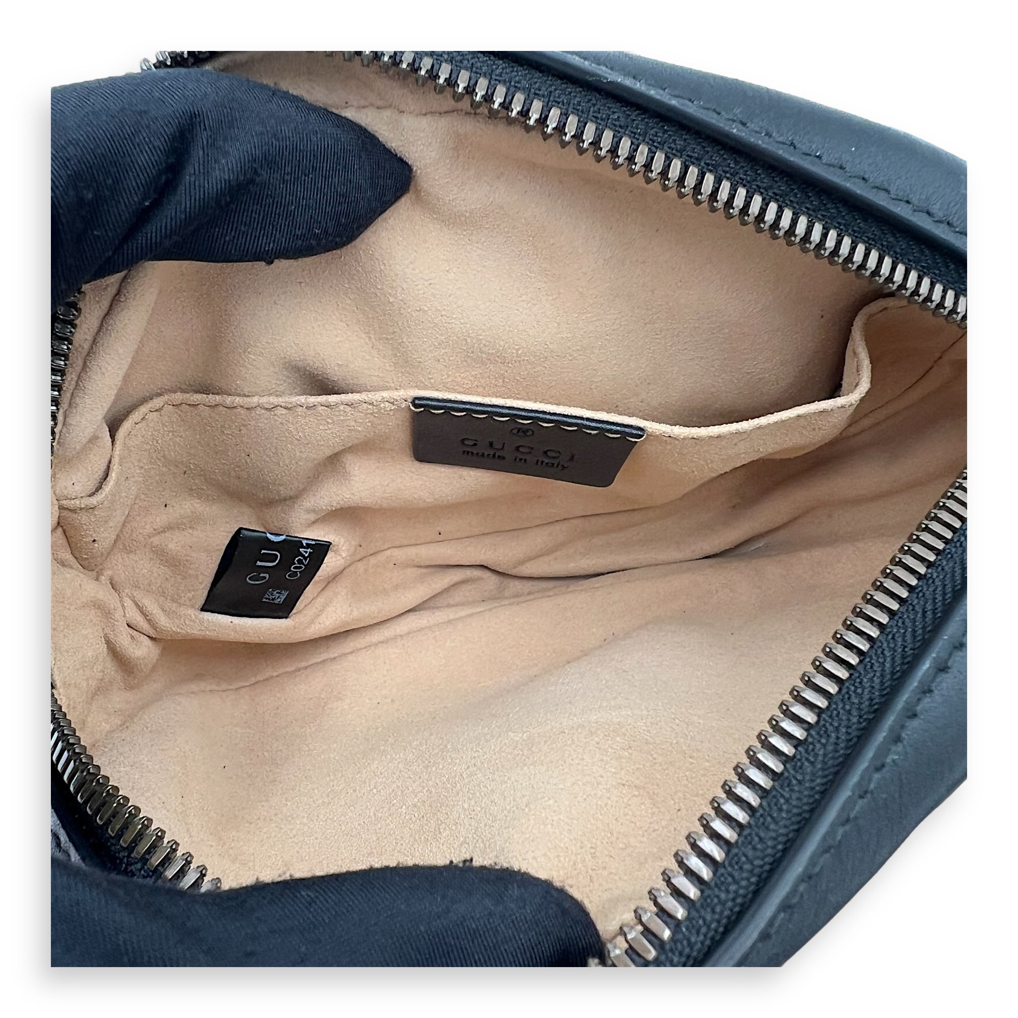 Gucci GG Marmont Belt Bag Black in Calfskin, Gold hardware_7