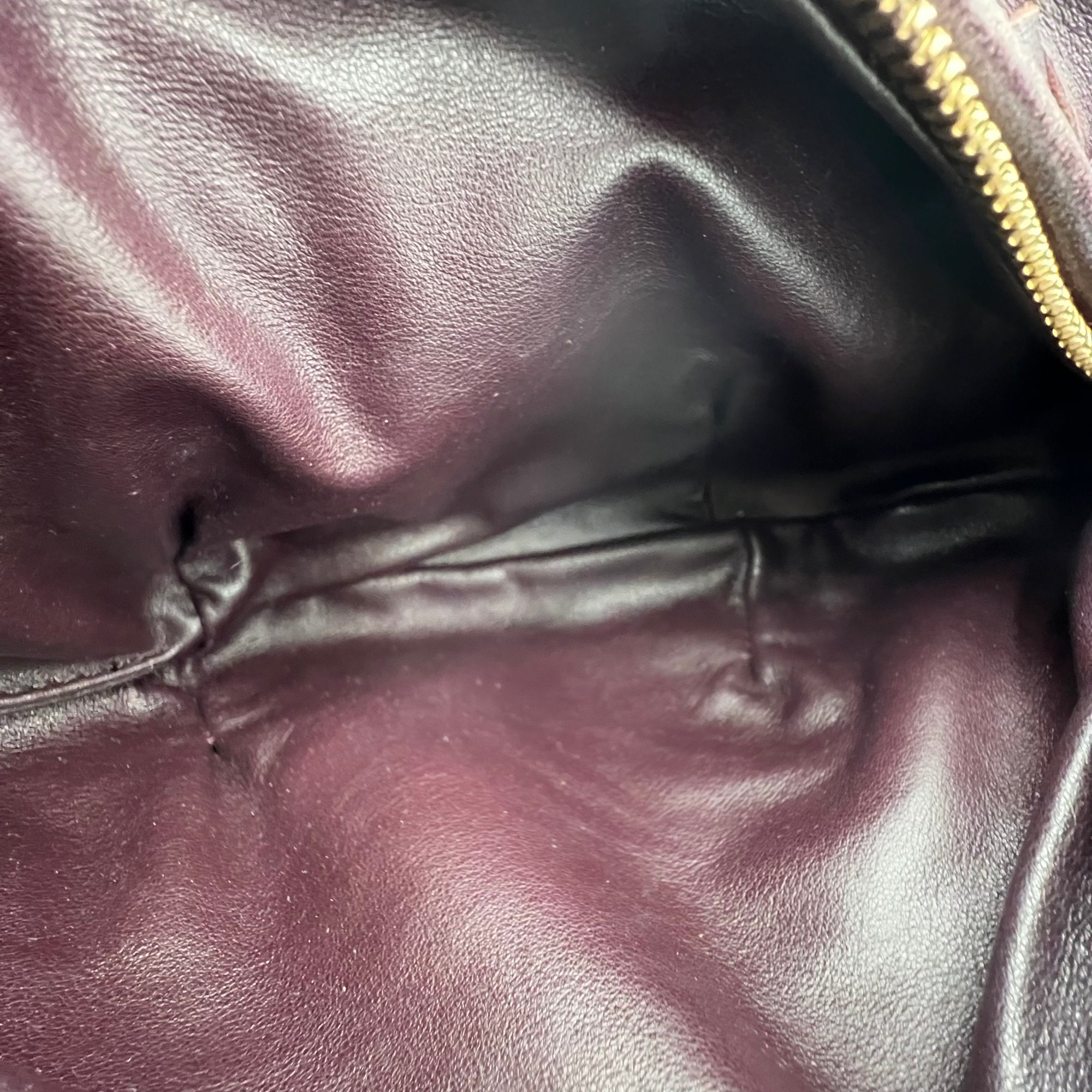 Jodie Clutch maroon in Calfskin, Gold hardware