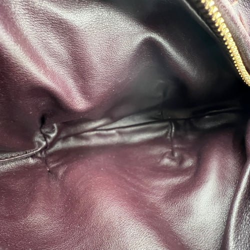 Jodie Clutch maroon in Calfskin, Gold hardware