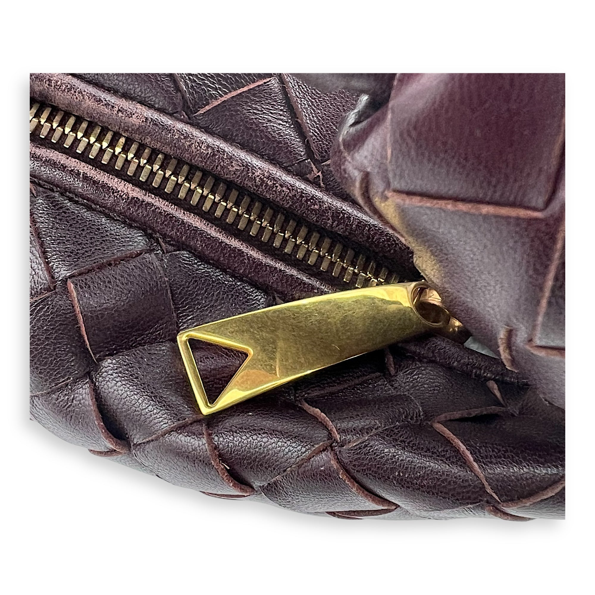 Jodie Clutch maroon in Calfskin, Gold hardware