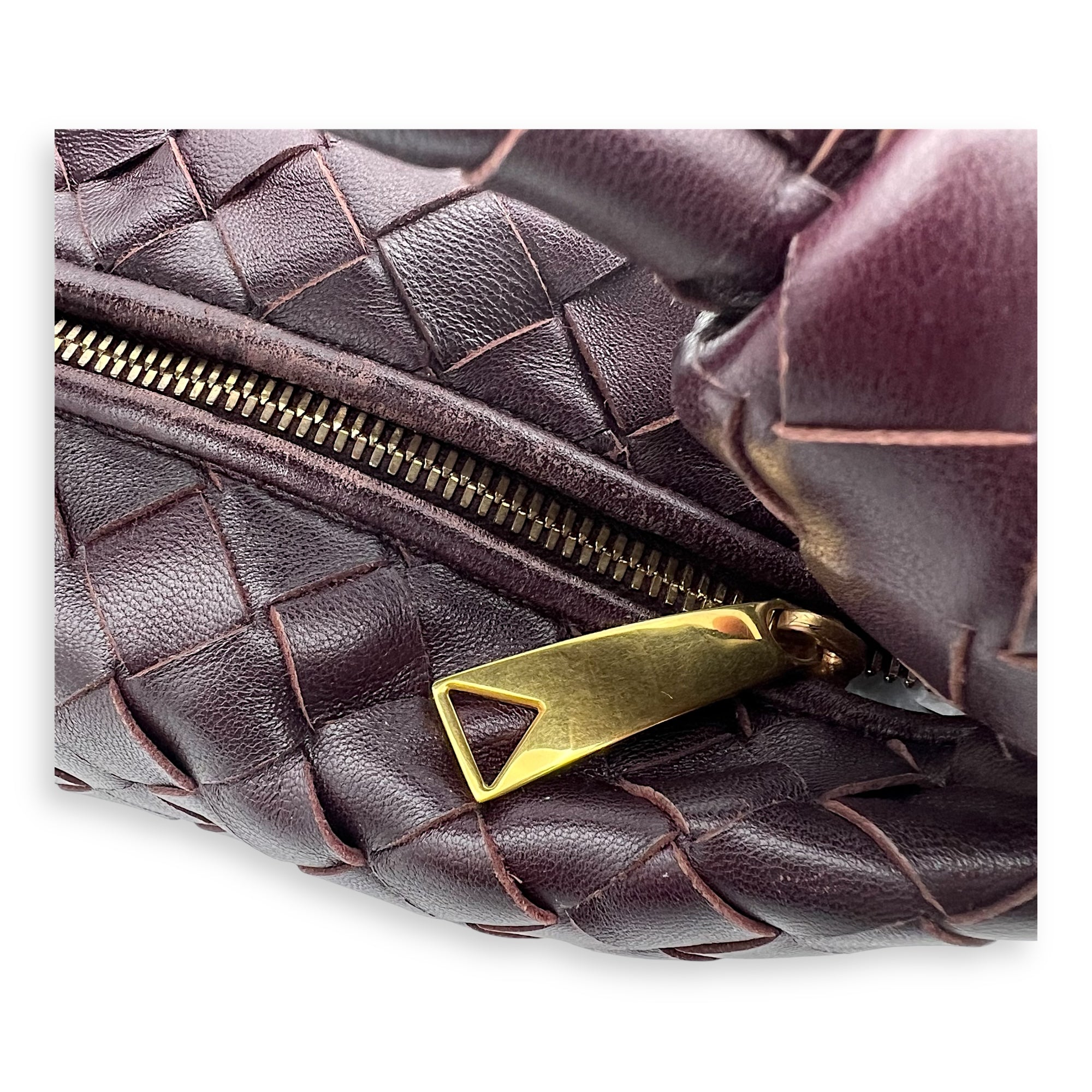 Jodie Clutch maroon in Calfskin, Gold hardware