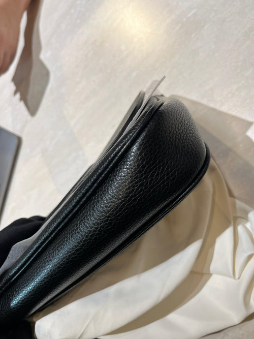 Soho Shoulder Bag Black in Calfskin, Gold hardware