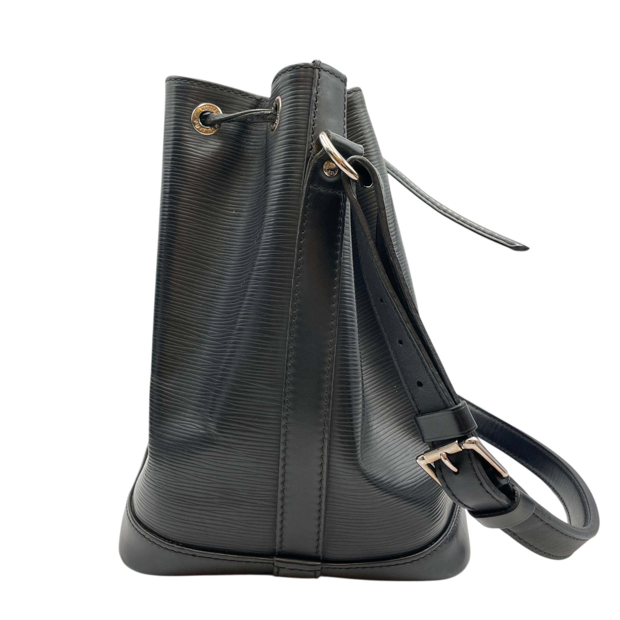 Petite Noe Black Shoulder Bag in Epi Leather, Silver hardware