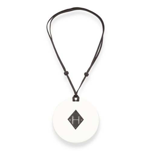 Horn Blanc Necklace in Laquer