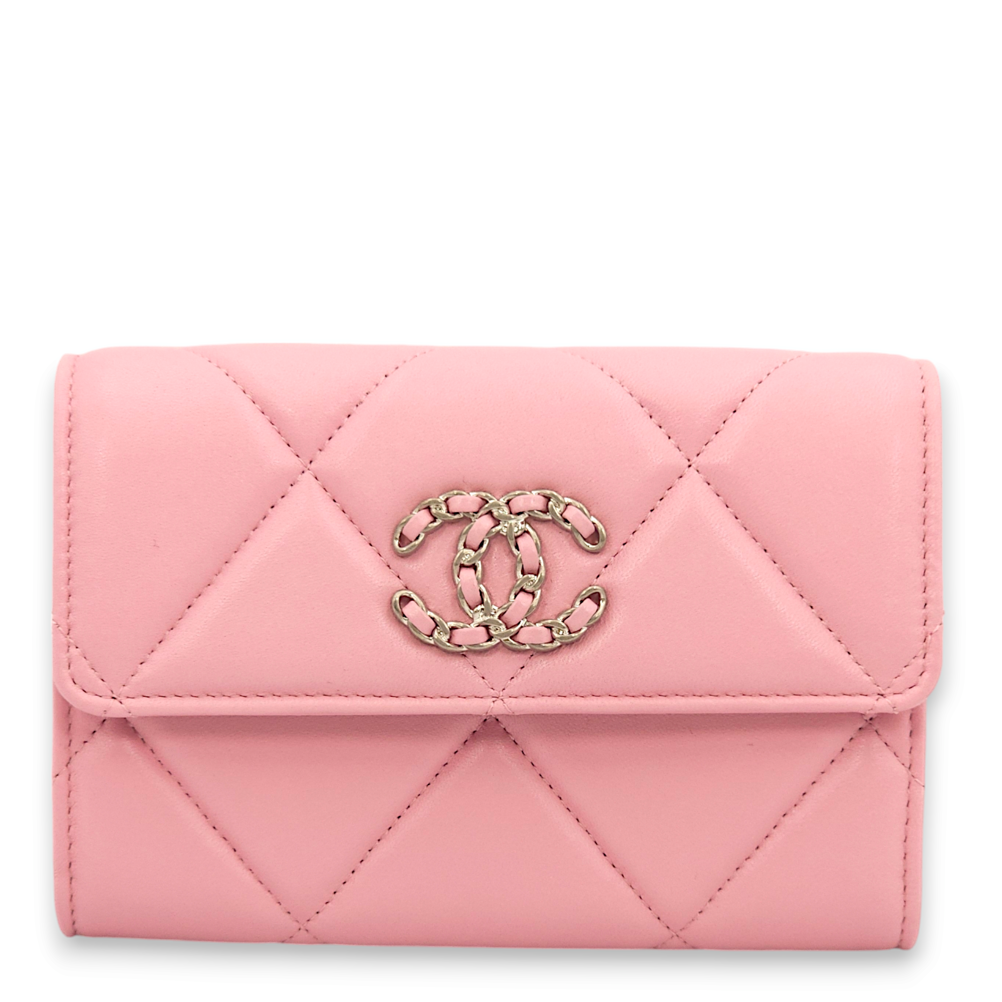 S19 Compact Pink Wallet On Chain in Lambskin, Gold hardware