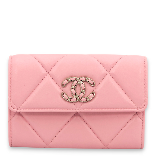 S19 Compact Pink Wallet On Chain in Lambskin, Gold hardware