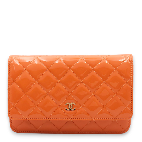 Classic Orange Wallet On Chain in Patent Leather, Gold hardware