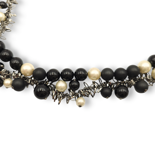 Long Necklace in Matte Black/Pearl