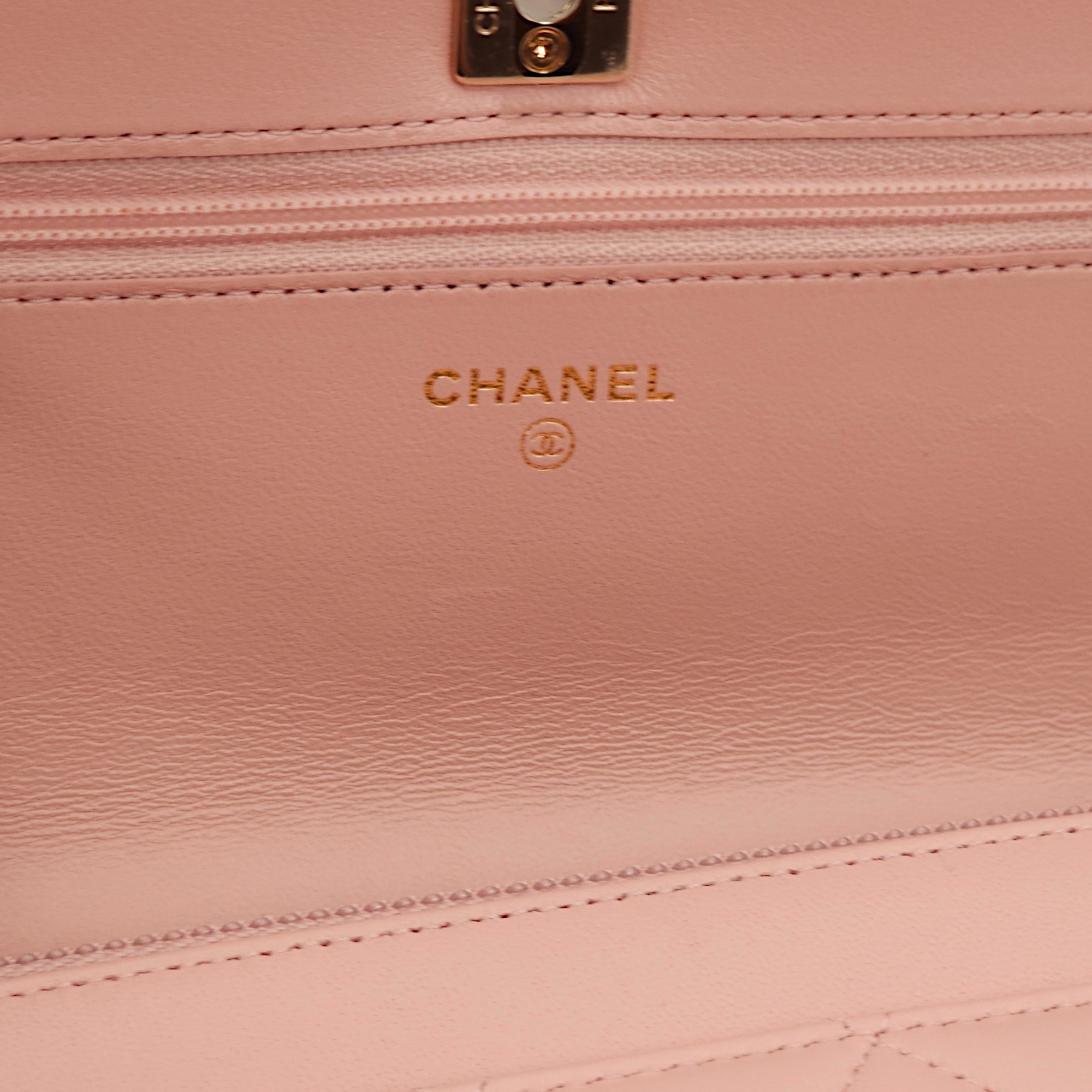 Trendy CC Pink Wallet On Chain in Lambskin