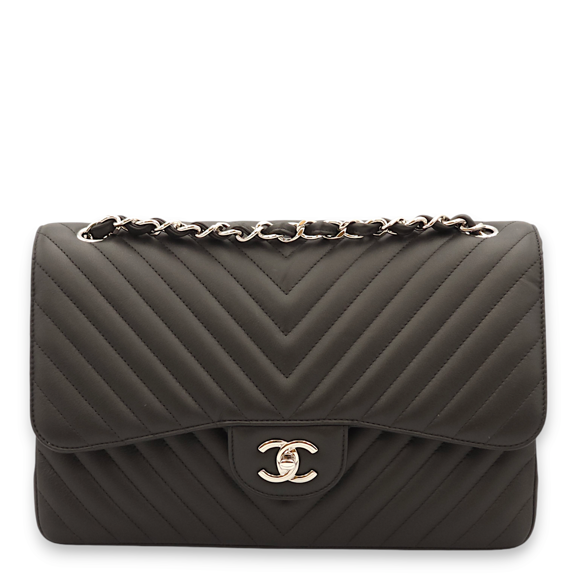 Chevron Double Flap Jumbo Black Shoulder Bag in Lambskin, Palladium hardware