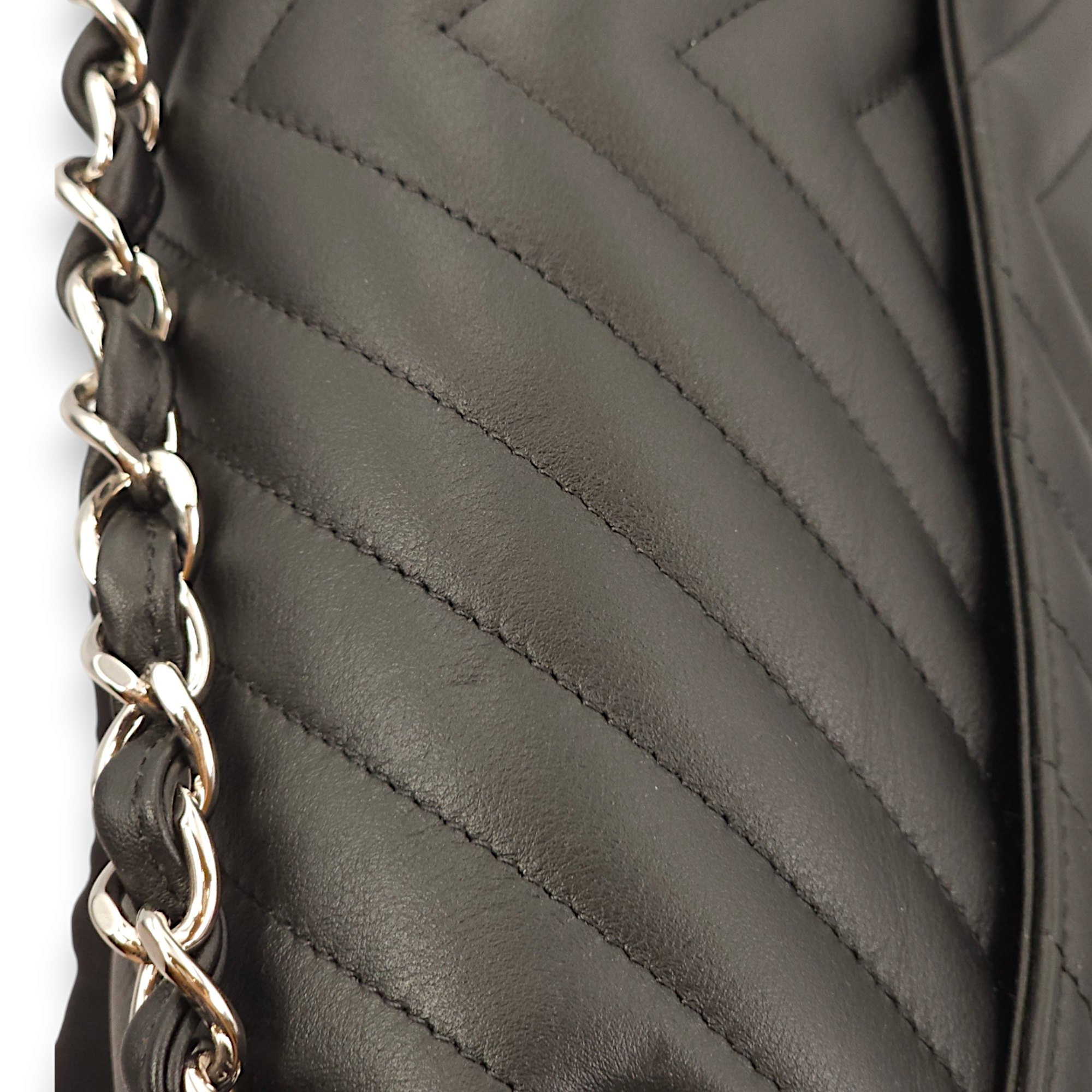 Chevron Double Flap Jumbo Black Shoulder Bag in Lambskin, Palladium hardware