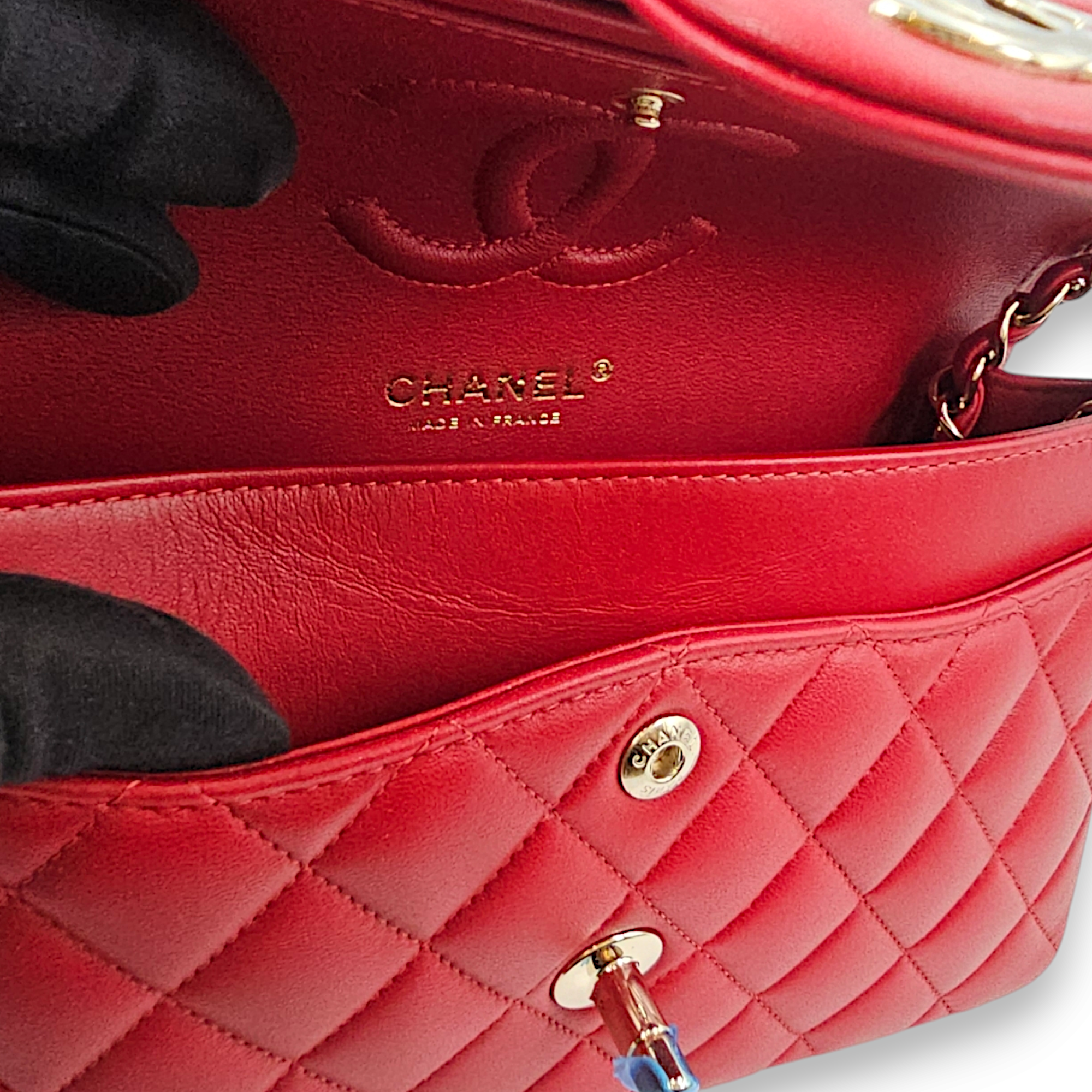 Classic Double Flap Small Red Shoulder Bag in Lambskin, Gold hardware