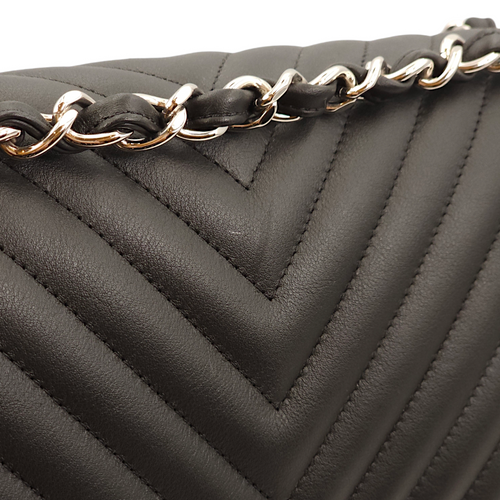 Chevron Double Flap Jumbo Black Shoulder Bag in Lambskin, Palladium hardware