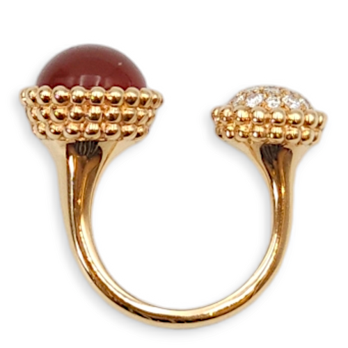 Perlee Couleurs between the Finger 50 Carnelian, 19 Diamonds, 0.35 Carat Ring in Rose Gold