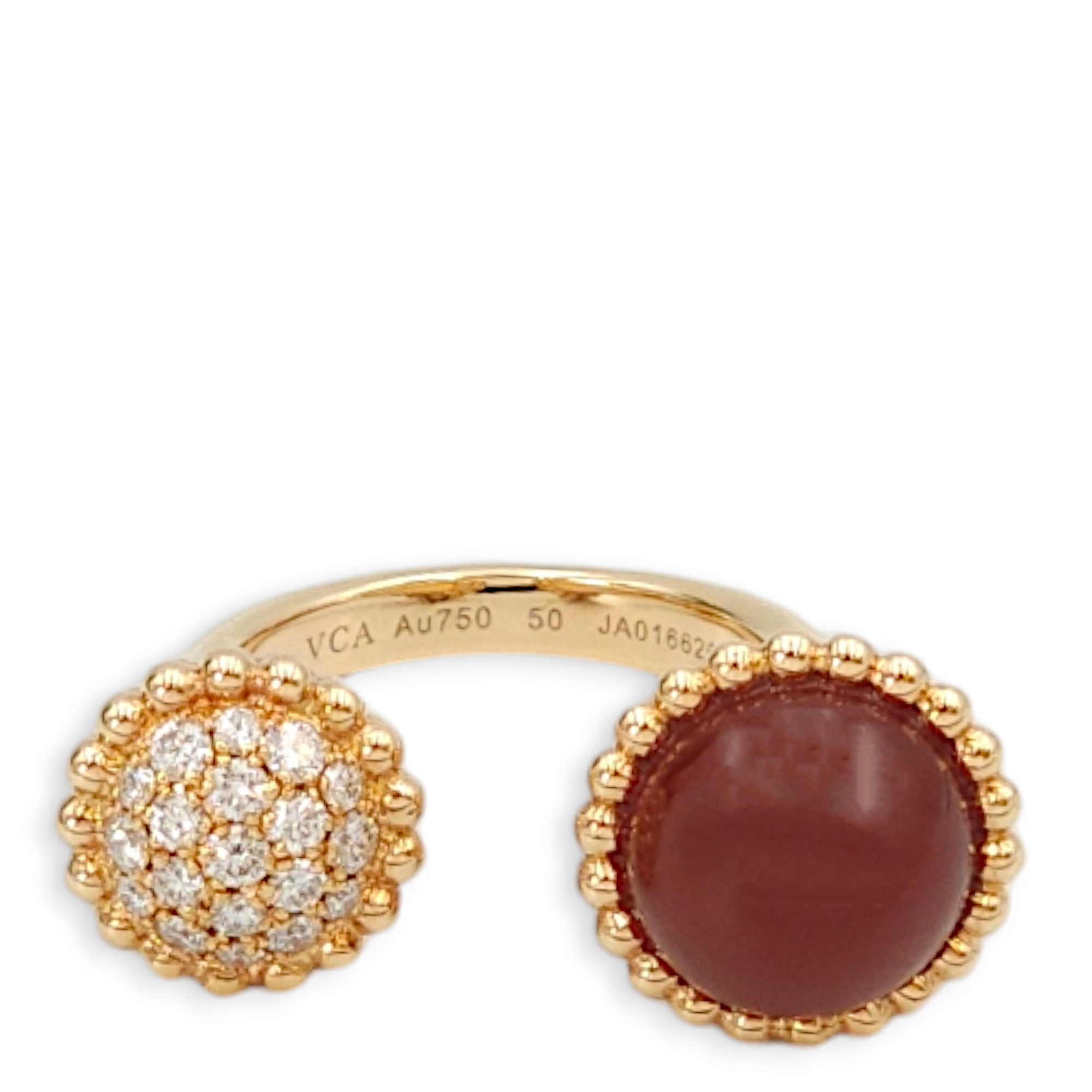 Perlee Couleurs between the Finger 50 Carnelian, 19 Diamonds, 0.35 Carat Ring in Rose Gold