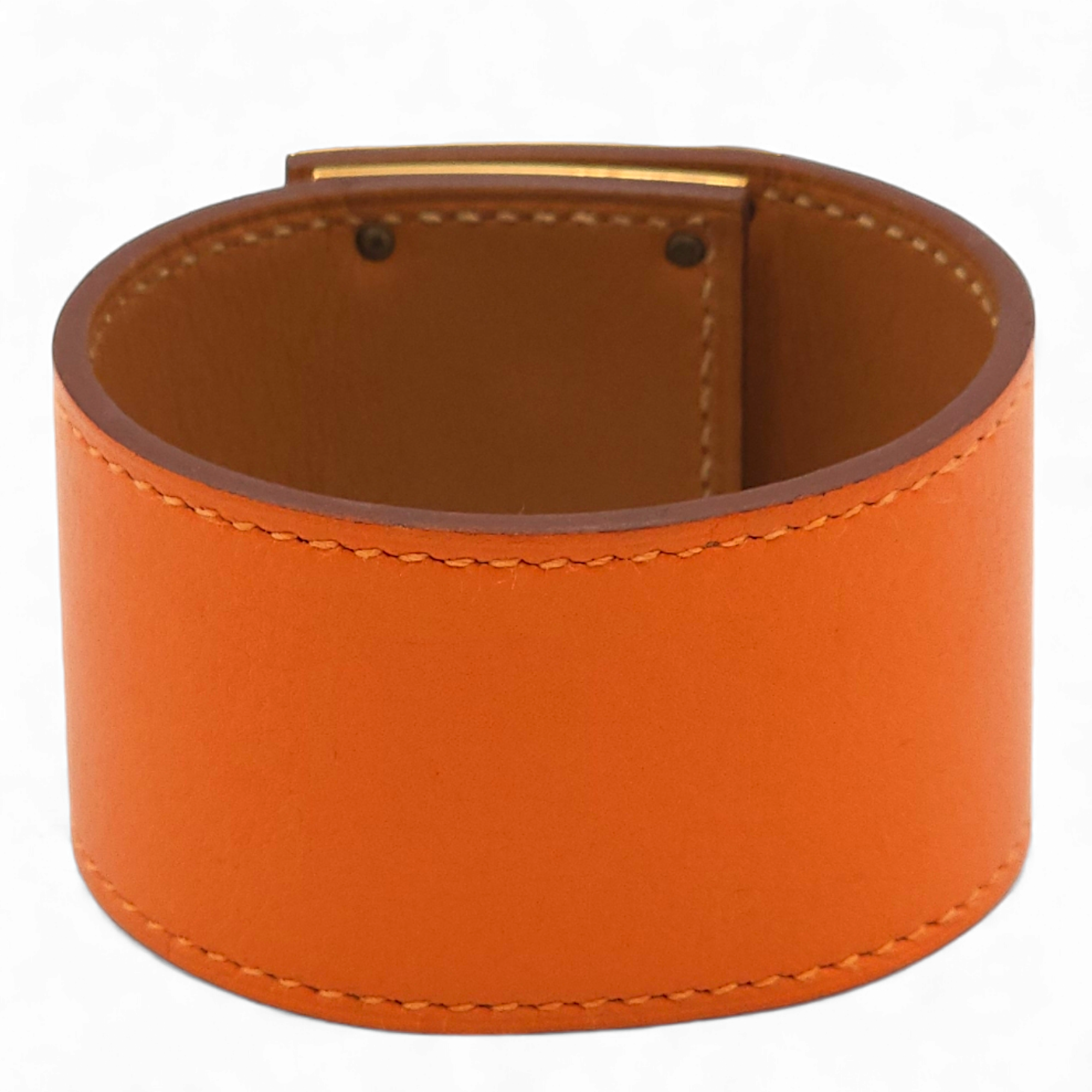 Kelly Dog Orange Bracelet in Swift, Gold hardware