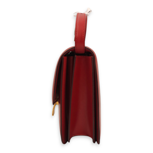 Classic Box Medium Red Shoulder Bag in Calfskin, Gold hardware