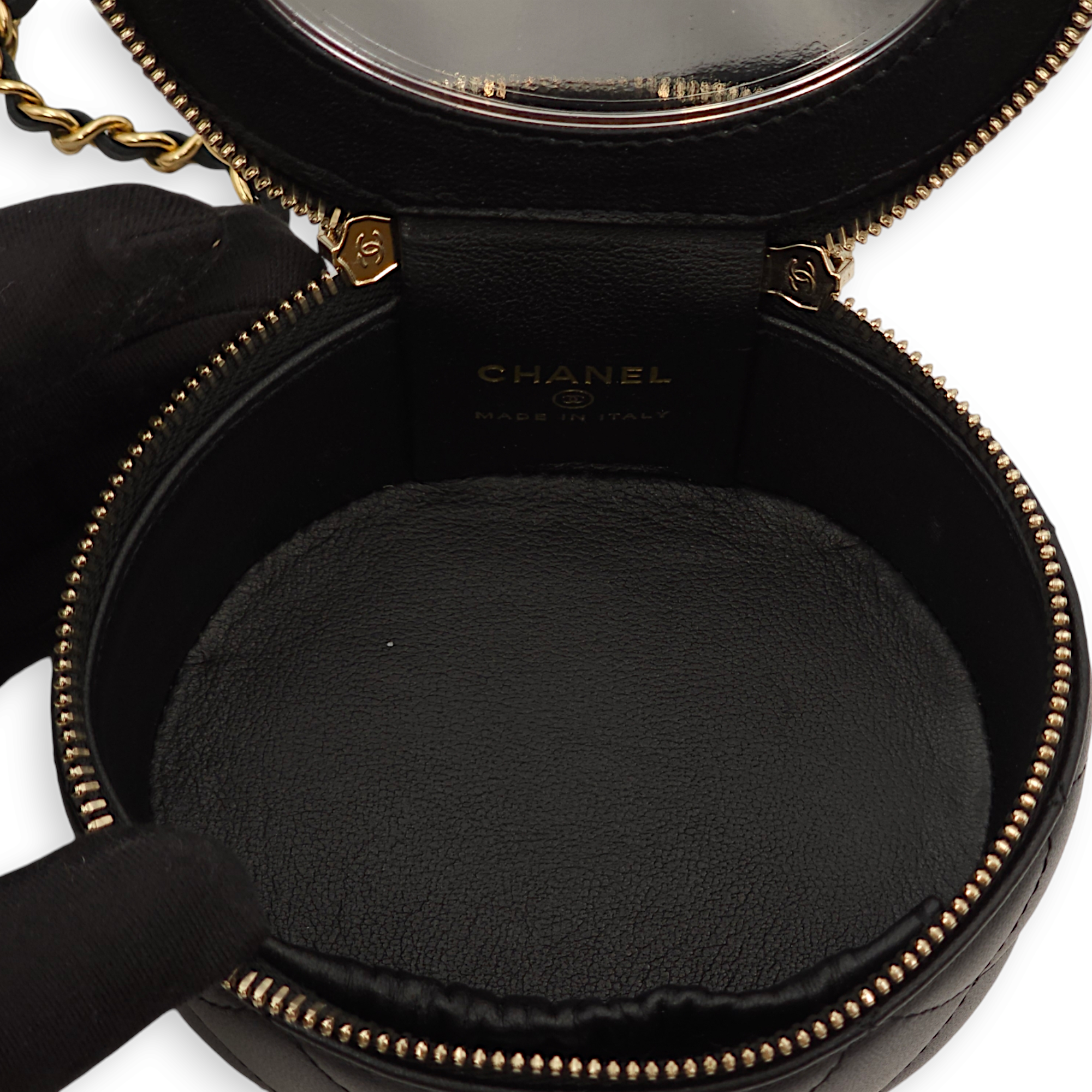 Round Vanity Logo/Pearl Black Top Handle Bag in Lambskin, Gold hardware