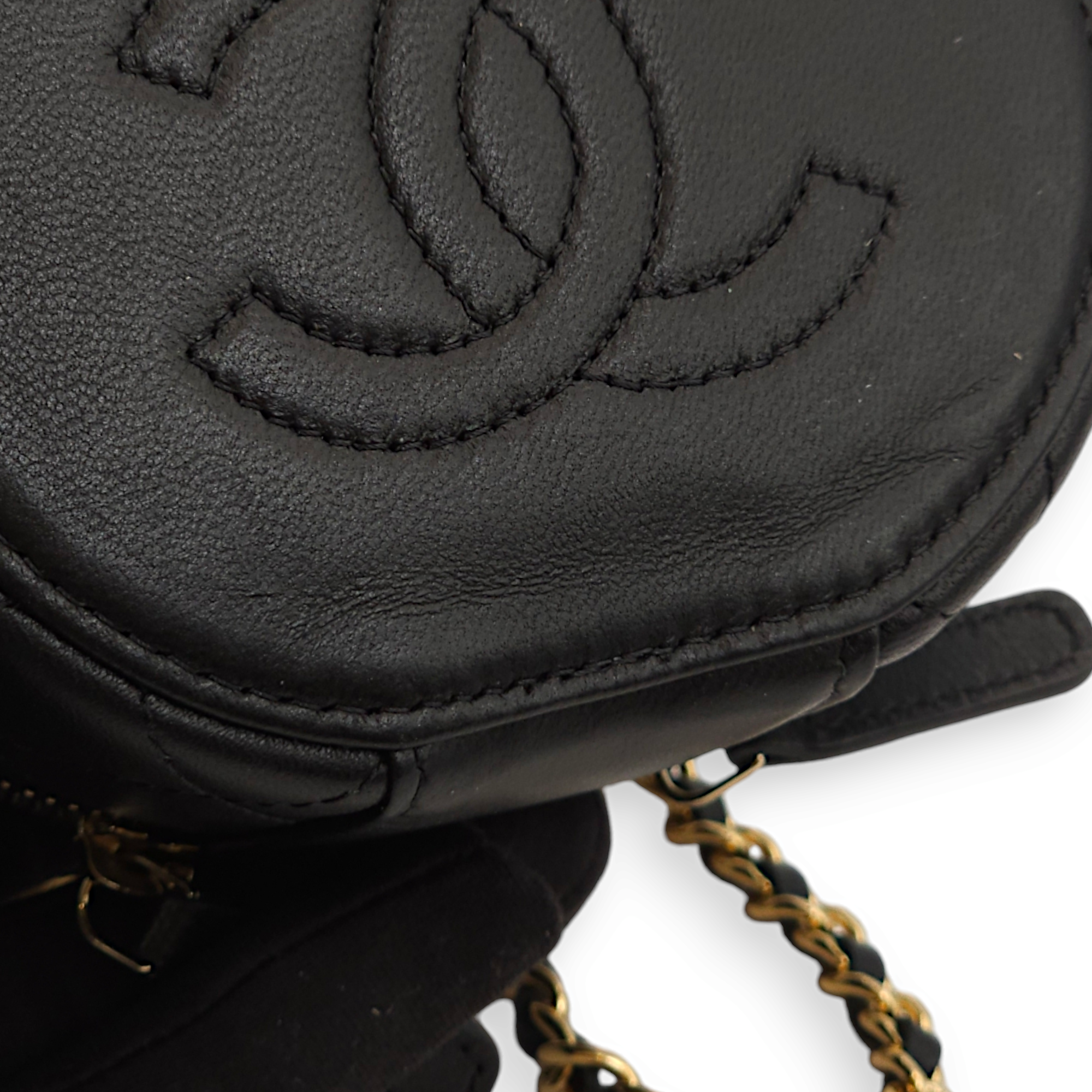 Round Vanity Logo/Pearl Black Top Handle Bag in Lambskin, Gold hardware