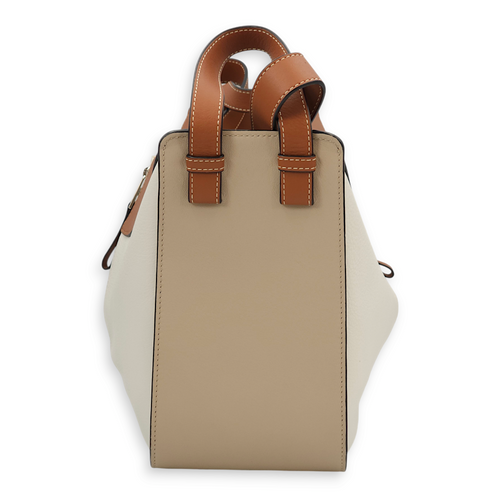 Hammock White/Beige Shoulder Bag in Calfskin, Palladium hardware