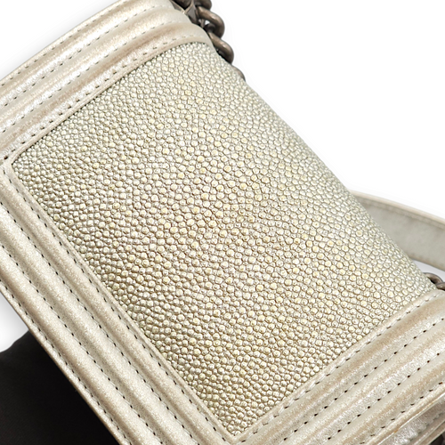 Le Boy (15cm) Mini Silver Crossbody Bag in Stingray, Ruthenium hardware