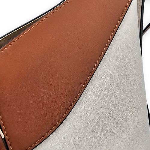 Hammock White/Beige Shoulder Bag in Calfskin, Palladium hardware