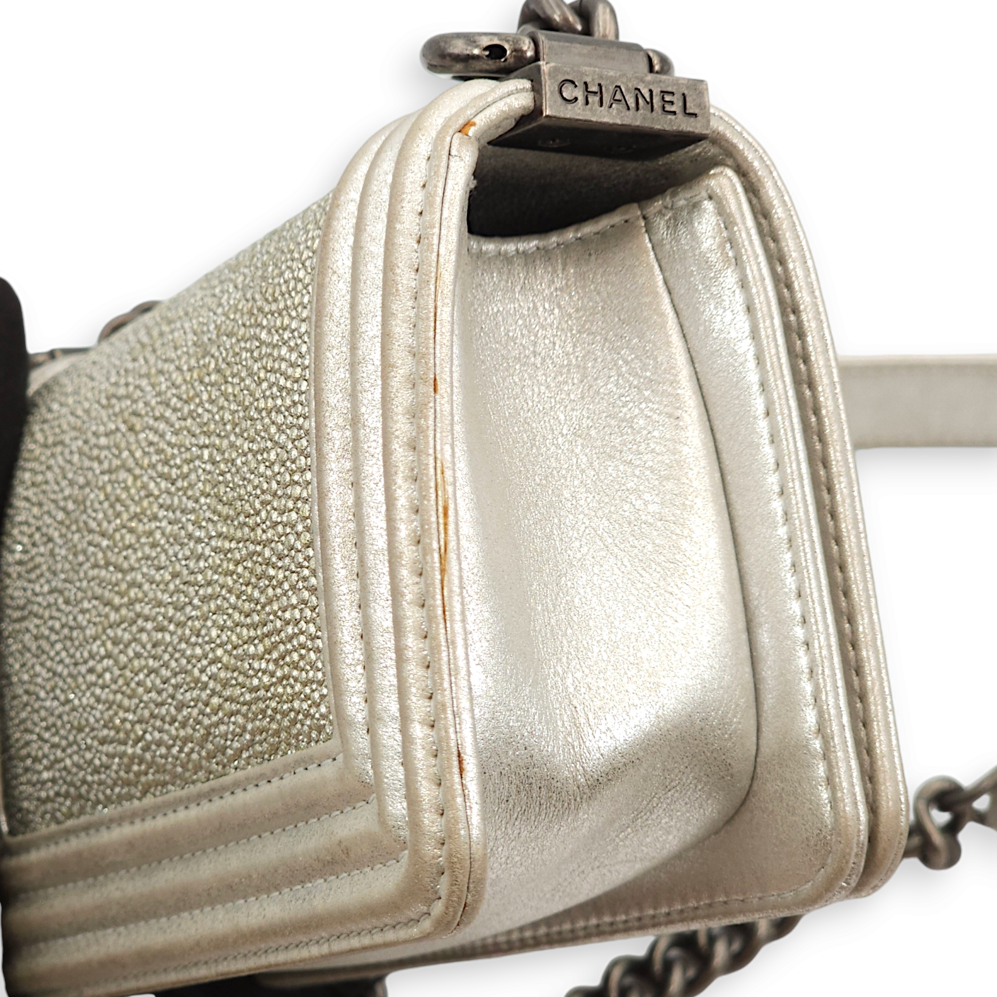 Le Boy (15cm) Mini Silver Crossbody Bag in Stingray, Ruthenium hardware