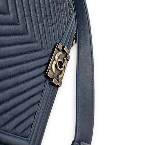 Chevron Le Boy Medium Dark Blue Shoulder Bag in Lambskin, Ruthenium hardware