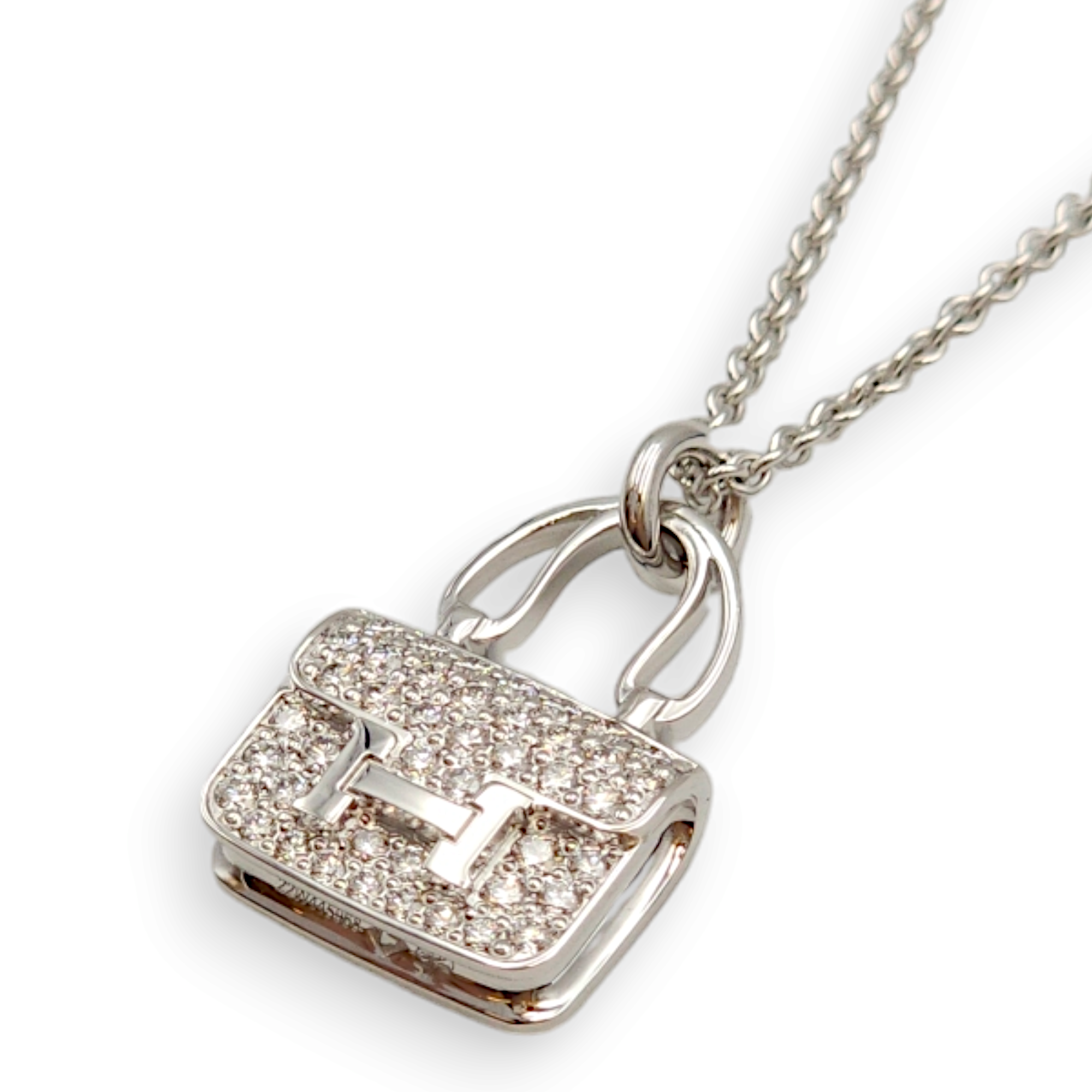 Amulettes Constance 43 Diamond, 0,44 Carat Necklace in White Gold