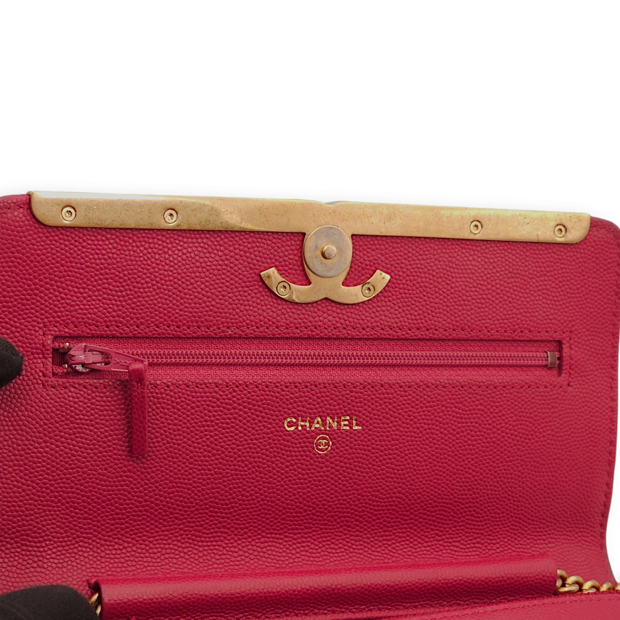 CC Quilted Seasonal Red Wallet On Chain in Caviar/Suede, Gold hardware