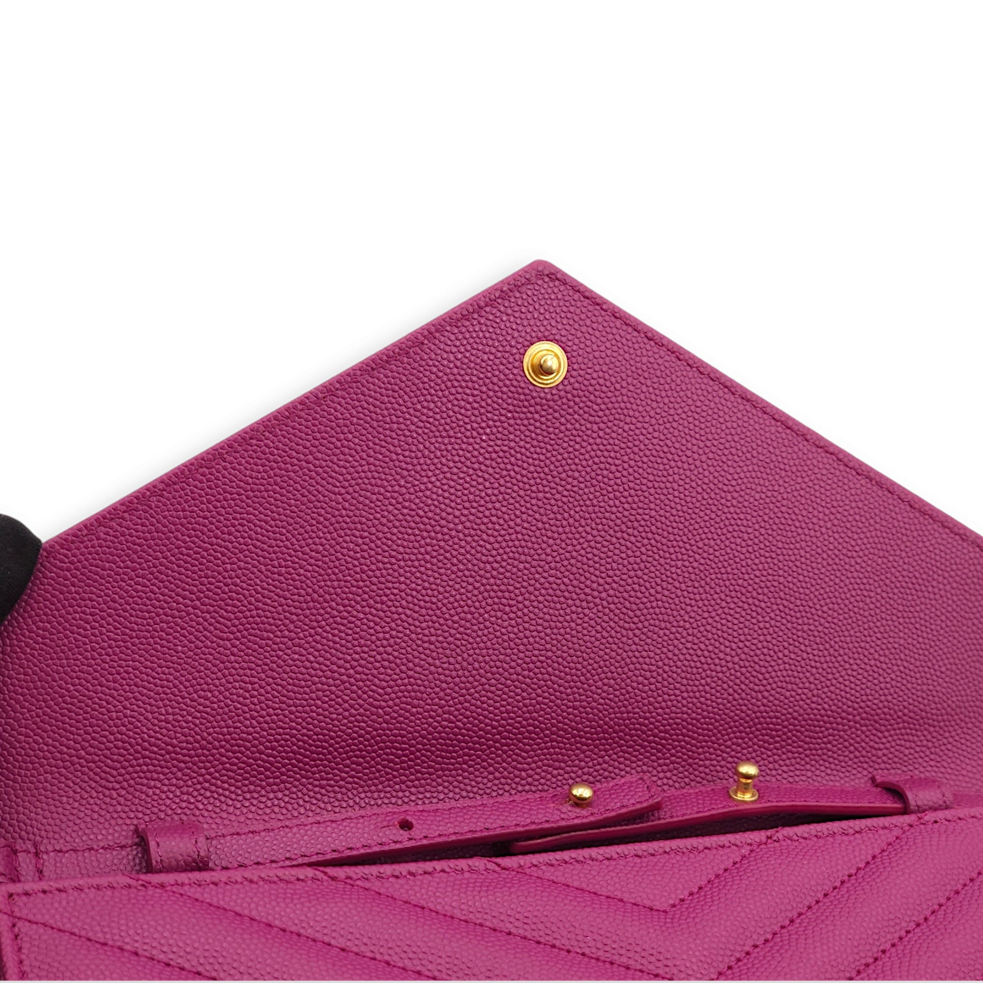 Chevron Magenta Wallet On Chain in Grained Calf, Gold hardware