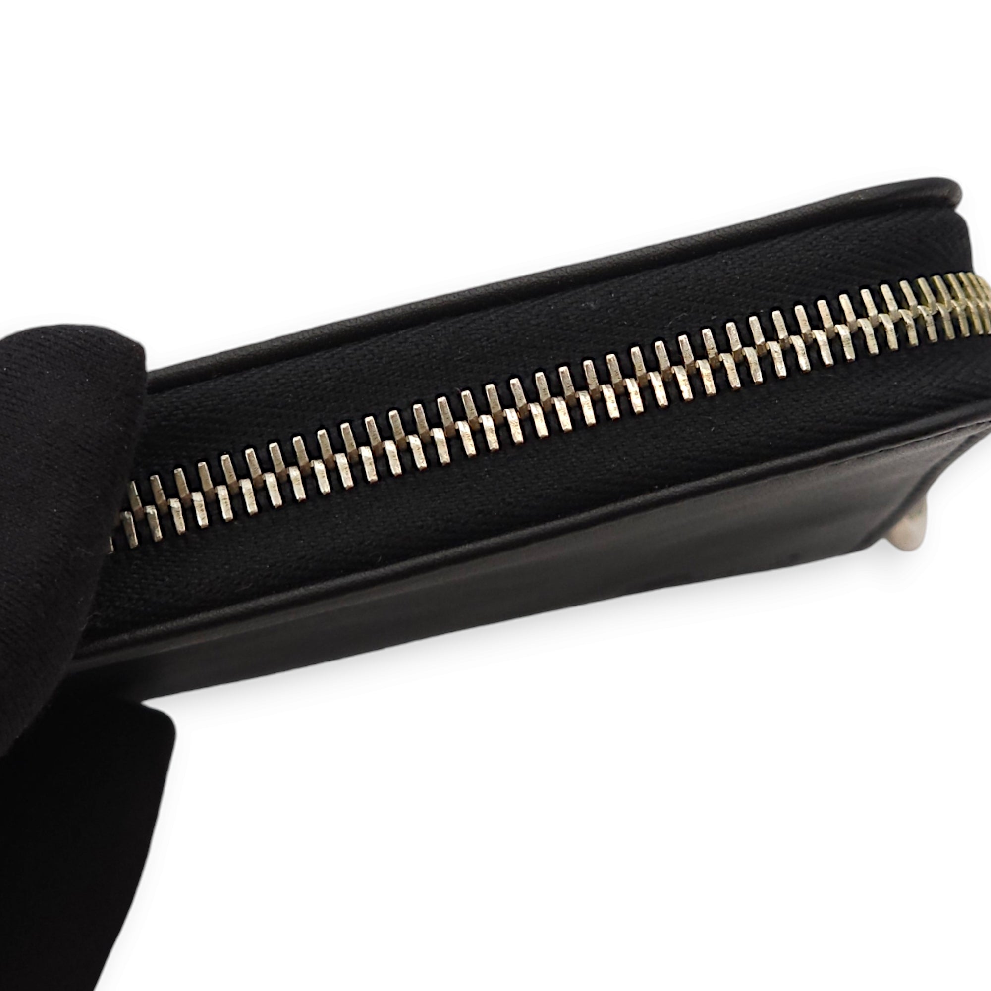 Zipped around Black Pouch in Calfskin, Palladium hardware