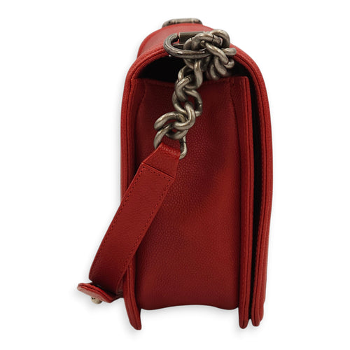 Quiled Le Boy Medium Red Shoulder Bag in Caviar, Ruthenium hardware