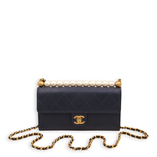 Pearl Quilted Blue Wallet On Chain in Calfskin, Gold hardware