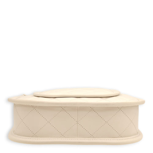 Quilted Hobo White Shoulder Bag in Lambskin, Gold hardware