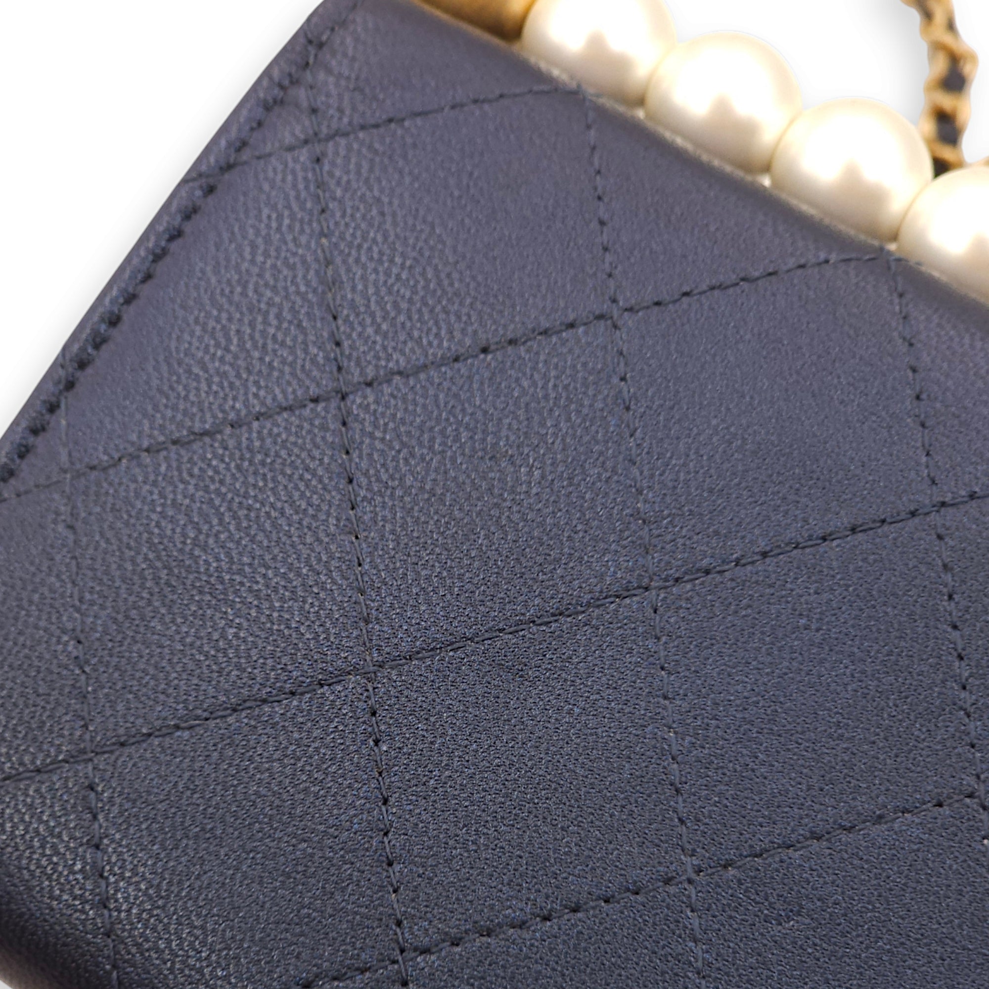 Pearl Quilted Blue Wallet On Chain in Calfskin, Gold hardware