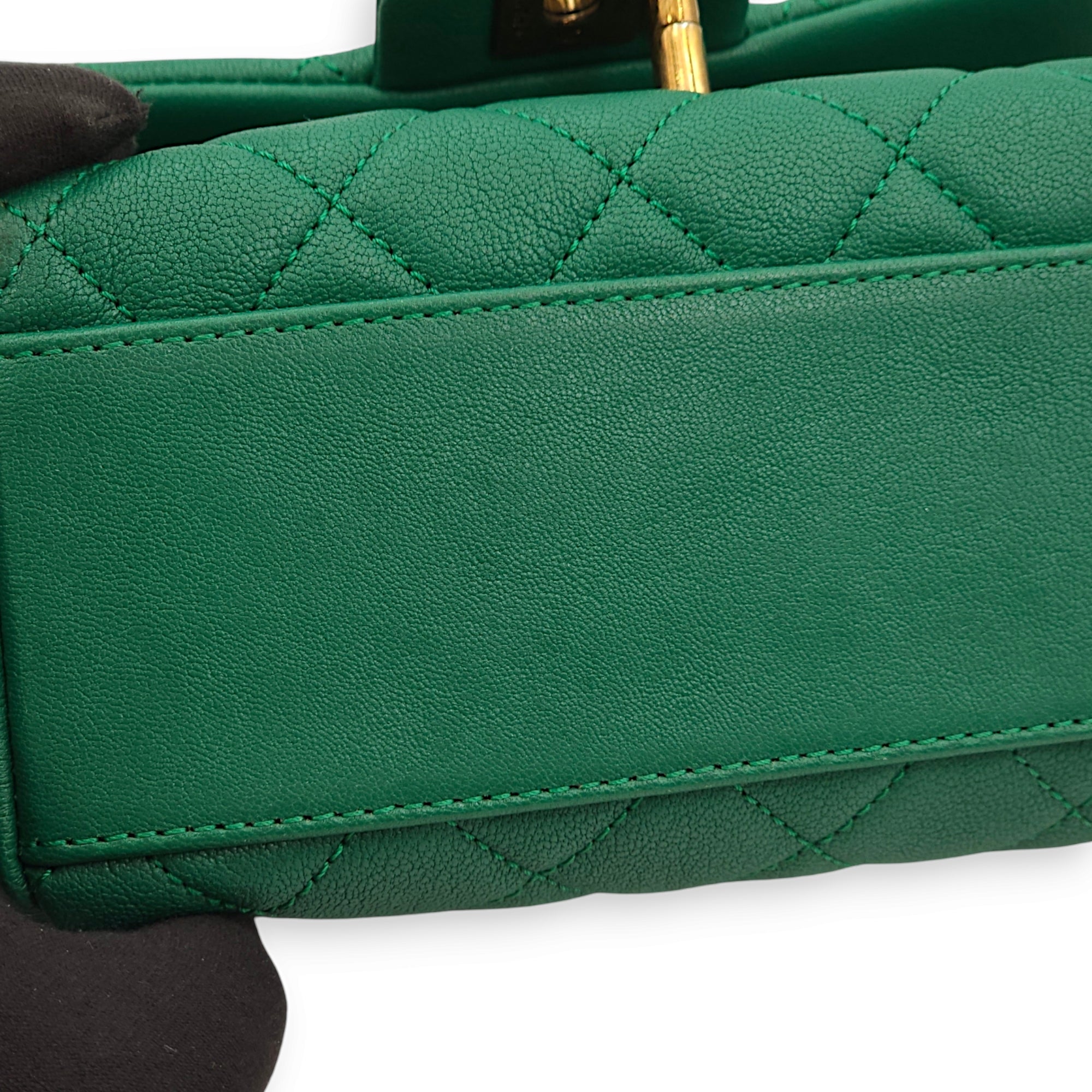 Trapezio Flap Green Crossbody Bag in Chevre Leather Gold hardware C92421 3